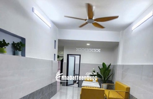 Cần bán nhà phố Q7 sổ riêng không quy hoạch giá rẻ